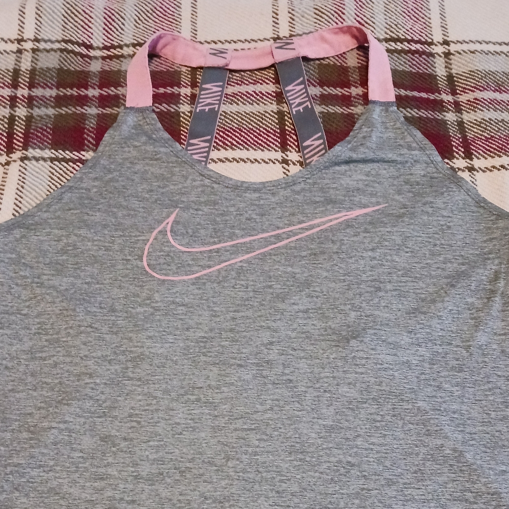 NEW! Nike Tanktop